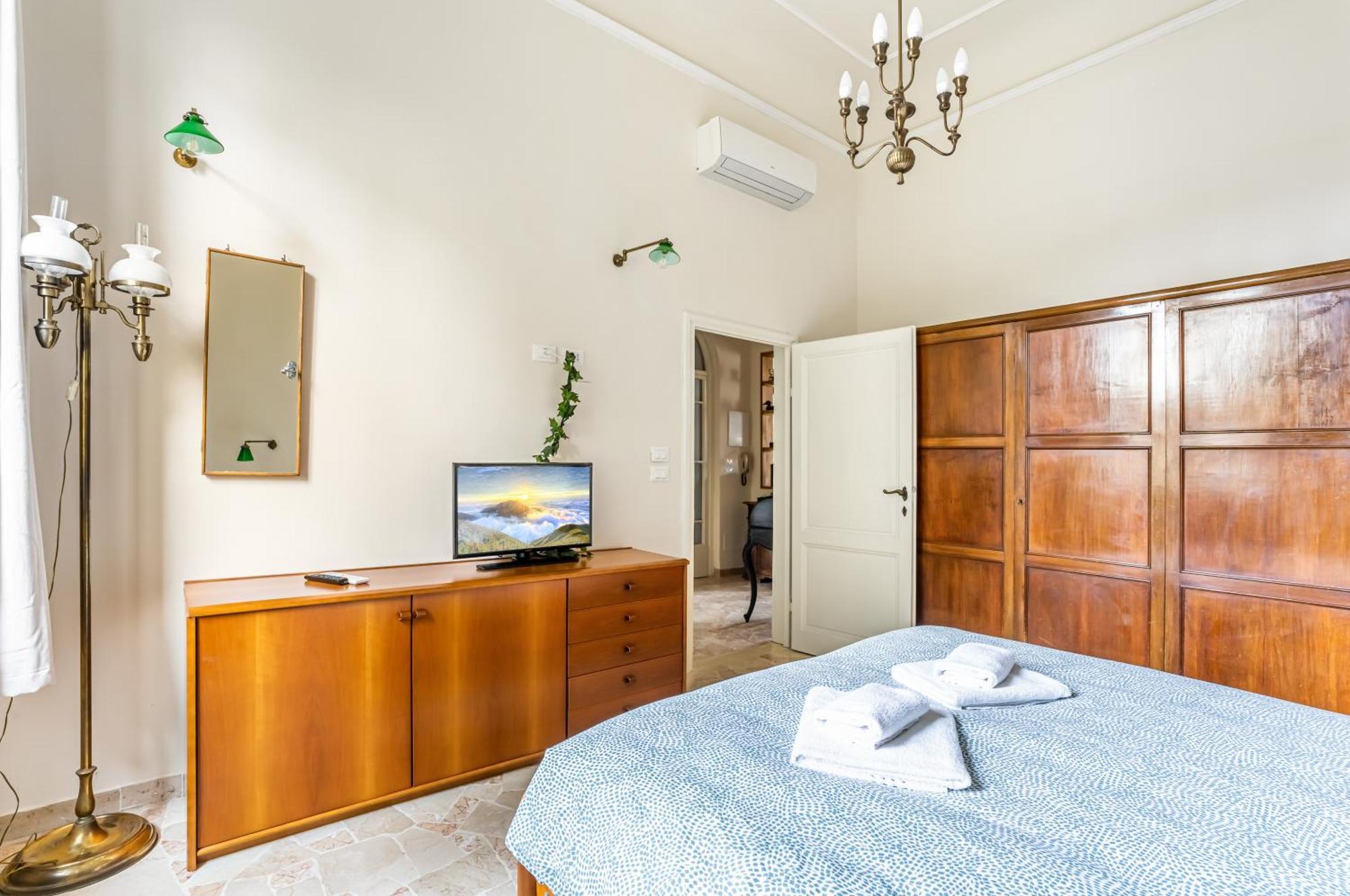 Bright Apartment With Private Garden And Balcony Florencia Exterior foto