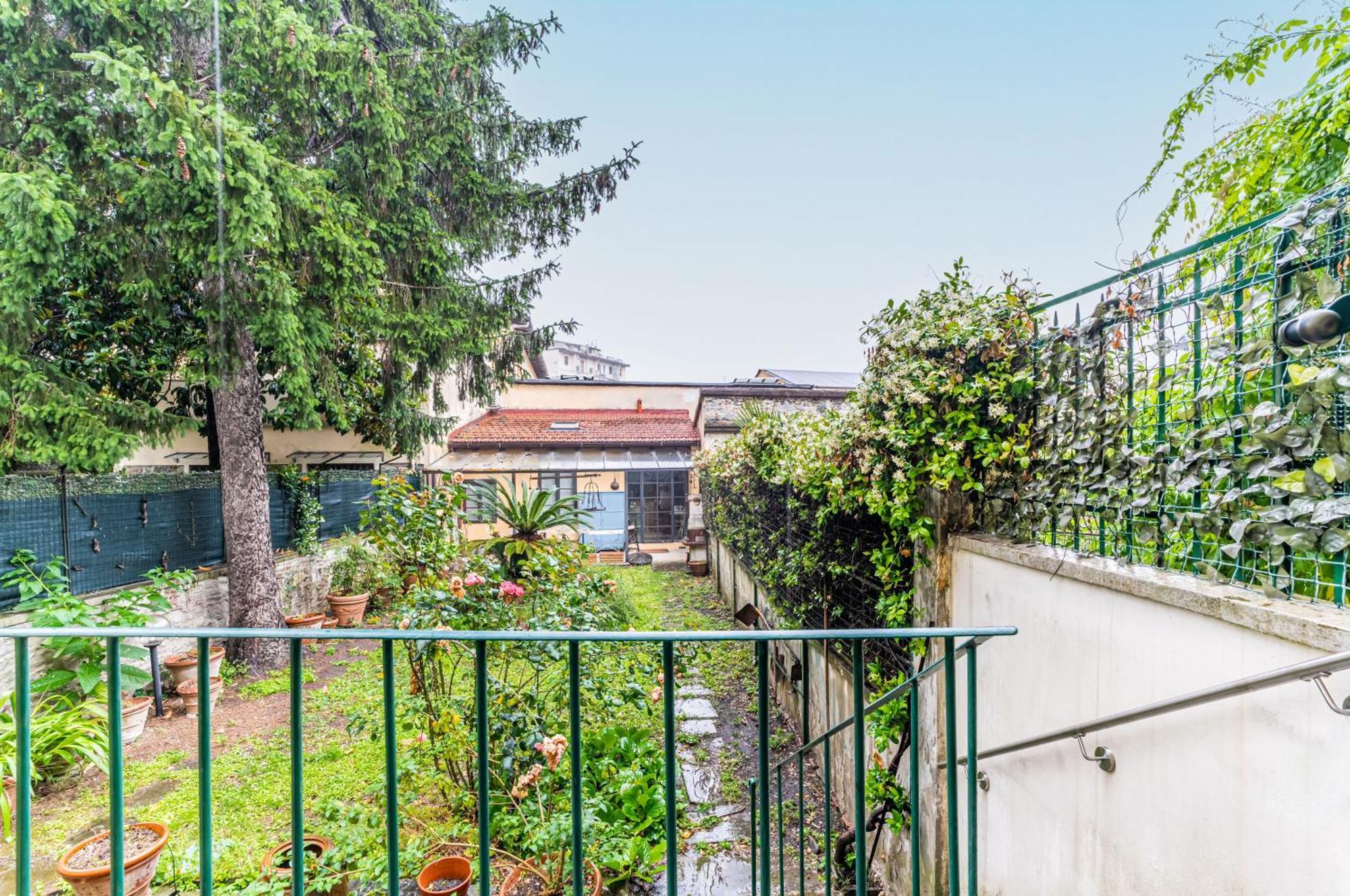Bright Apartment With Private Garden And Balcony Florencia Exterior foto